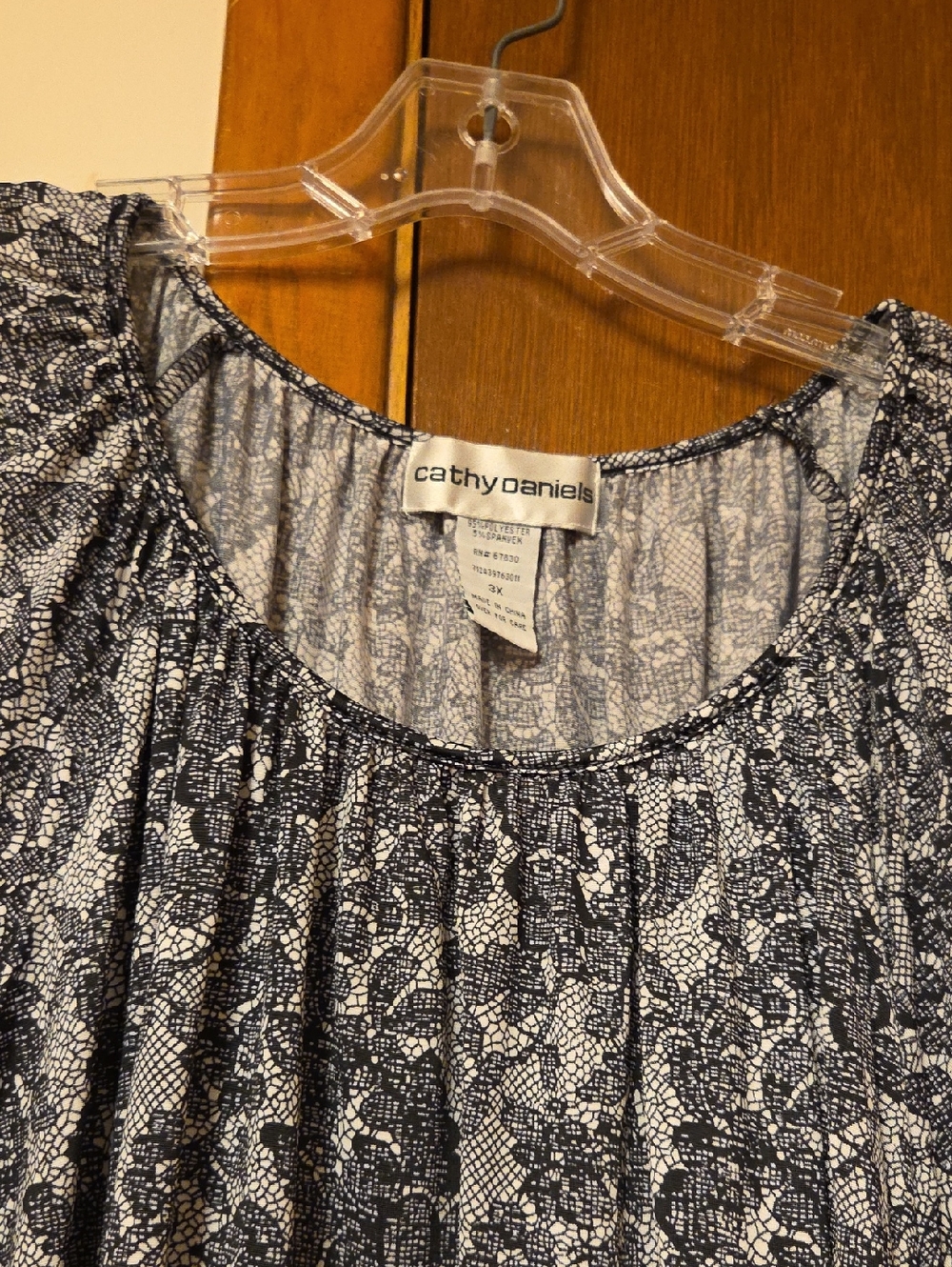 Cathy Daniels Black & White Printed Scoop Neck Blouse